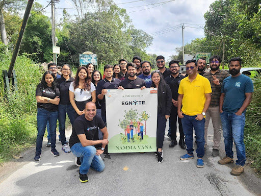 Egnyte volunteering with We Make Good 