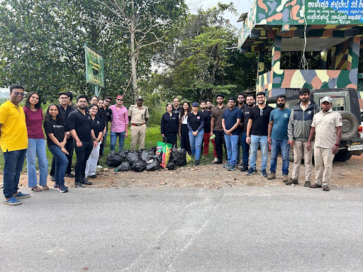 Egnyte volunteering with We Make Good 